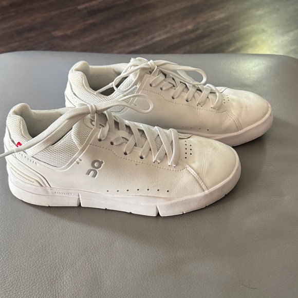 On Cloud Women's White Sneakers size 7.5 - Picture 1 of 9